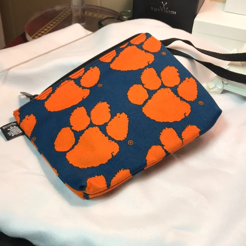 Broad Bay‎ Clemson Wristlet